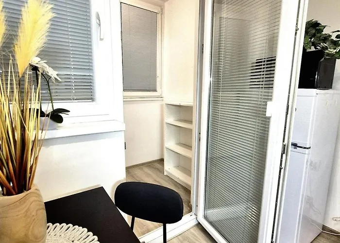 Nadherny V Ruzinove * 브라티슬라바